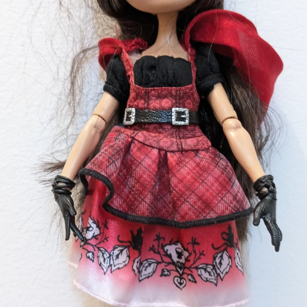 Ever After High Hat-Tastic Cerise Hood Daughter Of Red Ridinghood Doll